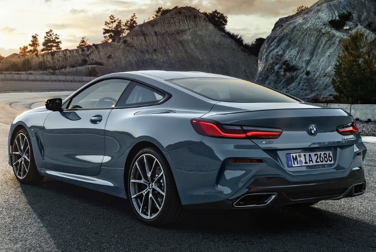 2019 BMW 8 Series Gran Coupe 840d 3.0 xDrive (320 HP) M Sport Steptronic boot space and dimensions
