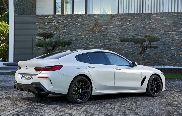 2022 BMW 8 Series Gran Coupe 840d xDrive 3.0 (320 HP) M Technic Steptronic boot space and dimensions