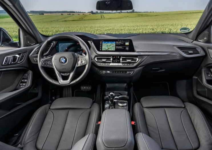 2021 BMW 1 Series Hatchback 116d 1.5 (116 HP) M Sport Steptronic boot space and dimensions