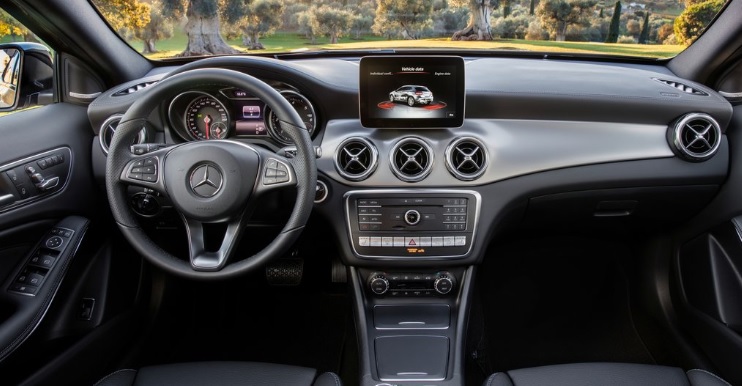 2018 Mercedes GLA Series SUV 180d 1.5 (109 HP) Comfort DCT boot space and dimensions