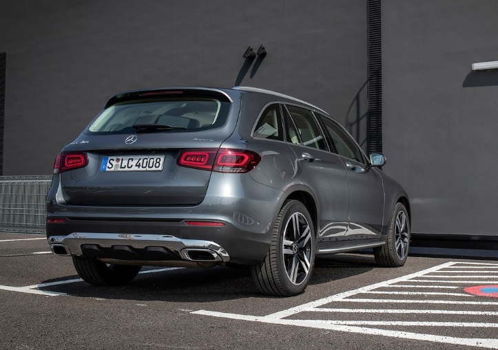 2020 Mercedes GLC SUV 200 2.0 (197 HP) Exclusive 9G-Tronic boot space and dimensions