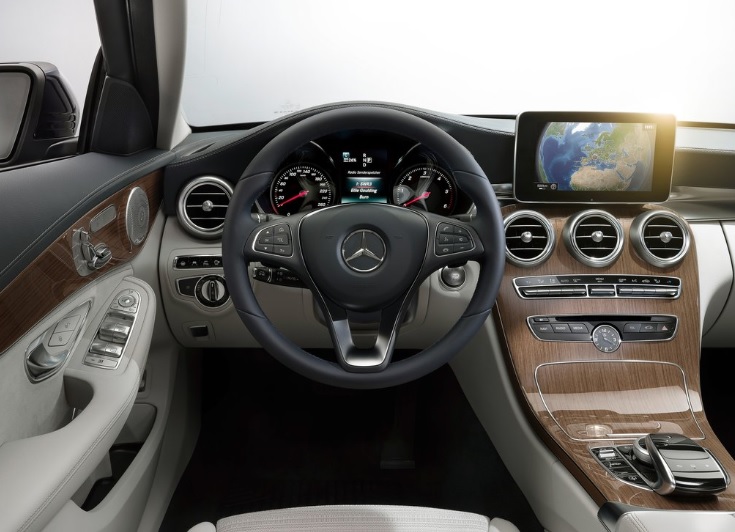 2015 Mercedes C Series Sedan C200 BlueTEC 1.6 (136 HP) Fascination 7G-Tronic boot space and dimensions